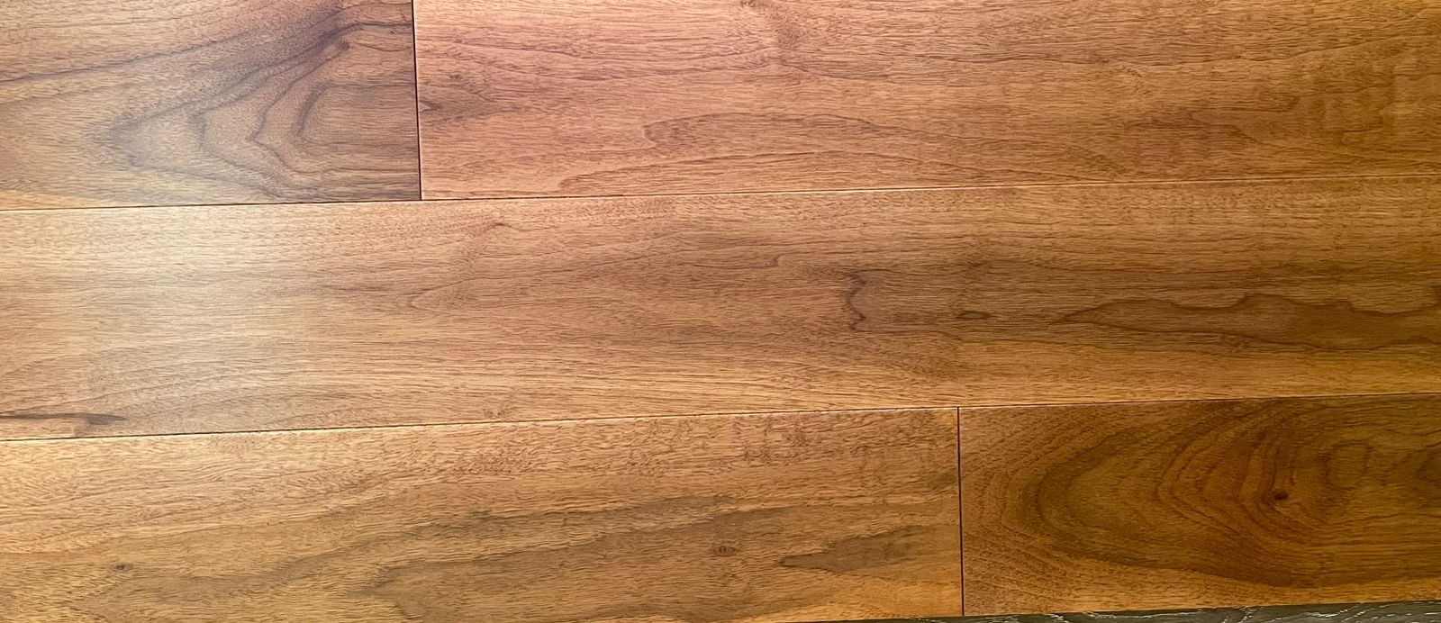 Инженерная Доска Wood Bee н Американский орех abcd uv-лак, gloss 30±5%, глянец 14мм Инженерная Доска Wood Bee н Американский орех abcd uv-лак, gloss 30±5%, глянец 14мм